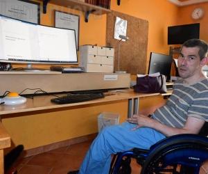 Studio e lavoro contro le catene dell'esclusione