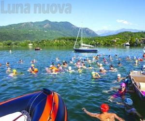 Avigliana, un tuffo nel lago tutti assieme