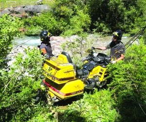 Rochemolles, precipita con la moto nel torrente