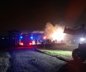 Rivoli, doppio rogo nella notte: torna l'incubo piromane
