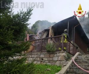 Rubiana: incendio al tetto di in una baita al Col del Lys
