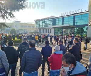 Grugliasco, il sindaco agli operai Maserati: «Siamo al vostro fianco»
