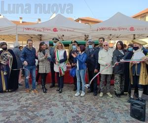 Sedano rosso, la fiera fa il botto a Orbassano