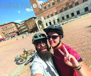 «Andiamo in bici a salutare i parenti» e percorrono 1929 km fino a Catania