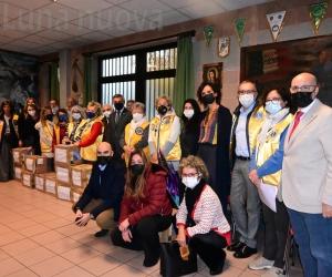 I Lions donano articoli di cancelleria a nove scuole 