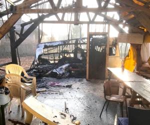 Incendio al presidio di S.Didero, i No Tav: «È doloso, domani polentata e bonifica»