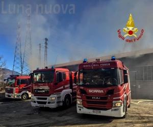 Bussoleno: incendio in un capannone in strada Susa