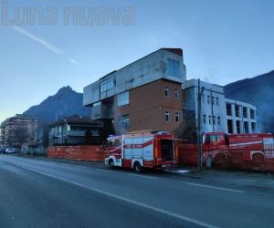 Chiusa S.Michele: incendio dentro l'ex bowling