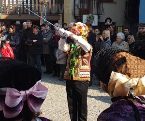 Venaus: danzano le spade, ma soltanto in piazza