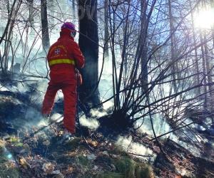 Rubiana: al Col del Lys un incendio "eterno"