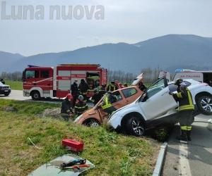 Condove: due auto finiscono nel fossato, ferite due donne