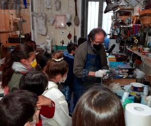 Avigliana, i ragazzi di quinta e l’arte di incidere