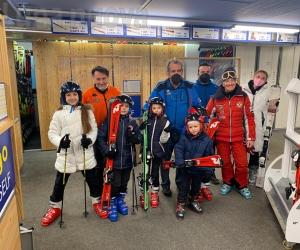 Sestriere, una giornata sugli sci per i profughi ucraini