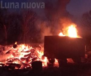 Rivoli, al confine con Villarbasse torna l'incubo piromane