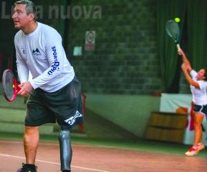Grugliasco, atleti speciali promuovono il "tennis in piedi"