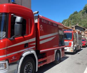Borgone: sterpaglie a fuoco in via Falco Felice
