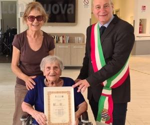 Collegno, l'abbraccio della Città ad una nuova centenaria