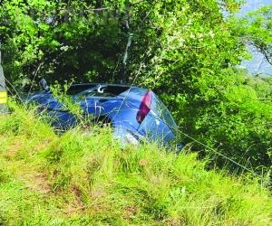 Bussoleno: con l'auto nella scarpata, salva per miracolo