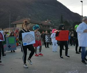 S.Ambrogio: "Il mondo dei giocattoli" visto dal Borgo di Mezzo-Superiore
