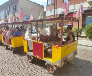 S.Antonino: ecco le nonne in gita sul trenino