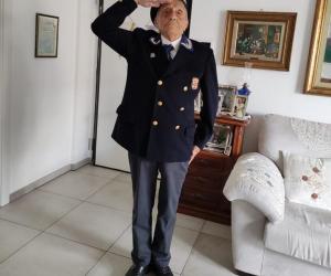 Collegno, marinai in lutto per l'addio a Romolo Sateriale
