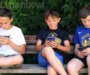 Grugliasco: meno smartphone, più piazze e cortili
