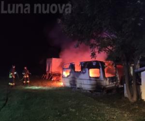 Roulotte in fiamme al presidio No Tav di Venaus