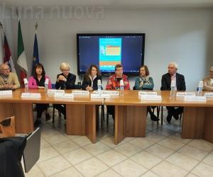 "Missione smartphone" per i senior: come cavarsela nell'era digitale