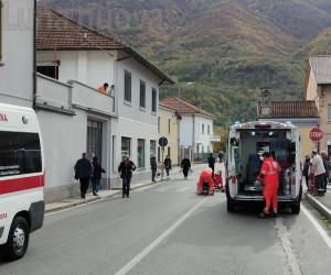 S.Antonino: donna investita sulle strisce pedonali da un'auto in retromarcia