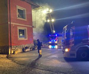 Bussoleno: a fuoco il tetto della cascina Terziano