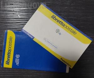 Libretto e denaro smarriti in cassa: glieli riconsegnano