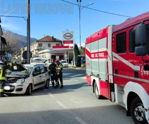 S.Antonino: auto perde gas dopo l'incidente, messa in sicurezza dai vigili del fuoco