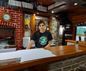 Anastasia, medico e cameriera per vivere