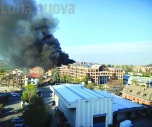 Rivoli: prima le fiamme, poi il crollo del tetto