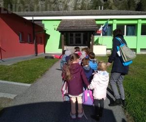 Sauze d'Oulx, i 60 bambini delle scuole da ieri fanno lezione a Oulx
