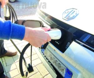 Auto elettriche: gli indiscutibili vantaggi e i tanti dubbi in campo