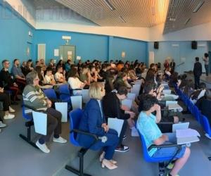 Avigliana, testimoni ed esperti parlano di bullismo agli allievi della città