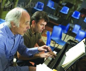 Ai Batù quattro mani e un pianoforte