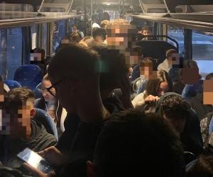 Giaveno, bus pieni: studenti restano a piedi