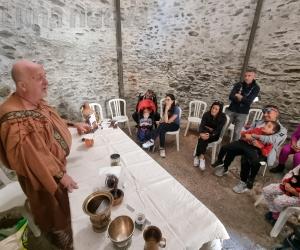 Susa romana per un giorno: in 200 per posca e legionari