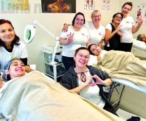 Collegno, arriva l'attestato per 13 ragazze speciali