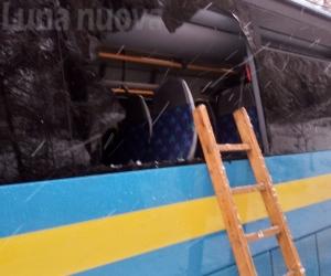 Sauze di Cesana: pullman sbanda e resta in bilico sulla scarpata