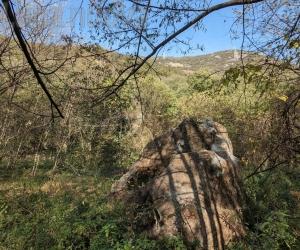 Borgone: un grande masso frana dal versante verso S.Valeriano
