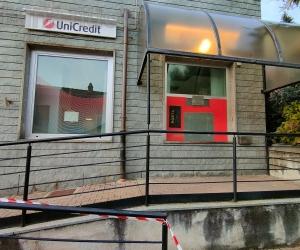 Condove: salta il bancomat, ma il colpo fallisce. Furto in parrocchia