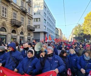 Collegno e Grugliasco in corteo per il lavoro