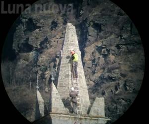 Novalesa: le guide alpine mettono in sicurezza il campanile dopo il crollo