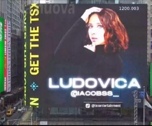 Giaveno, Ludovica incanta Time Square 