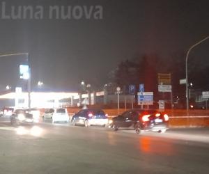 Rivoli, il traffico scorre intorno al cantiere