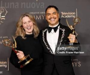 Giorgio e l'Emmy per "trucco e parrucco" della Regina Carlotta