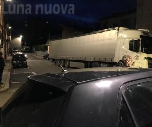 Bussoleno: Tir blocca il centro per due ore e mezzo
